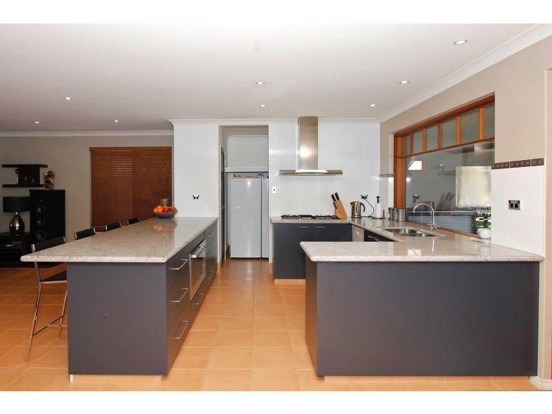 14 Sylvia Way, Eden Hill WA 6054