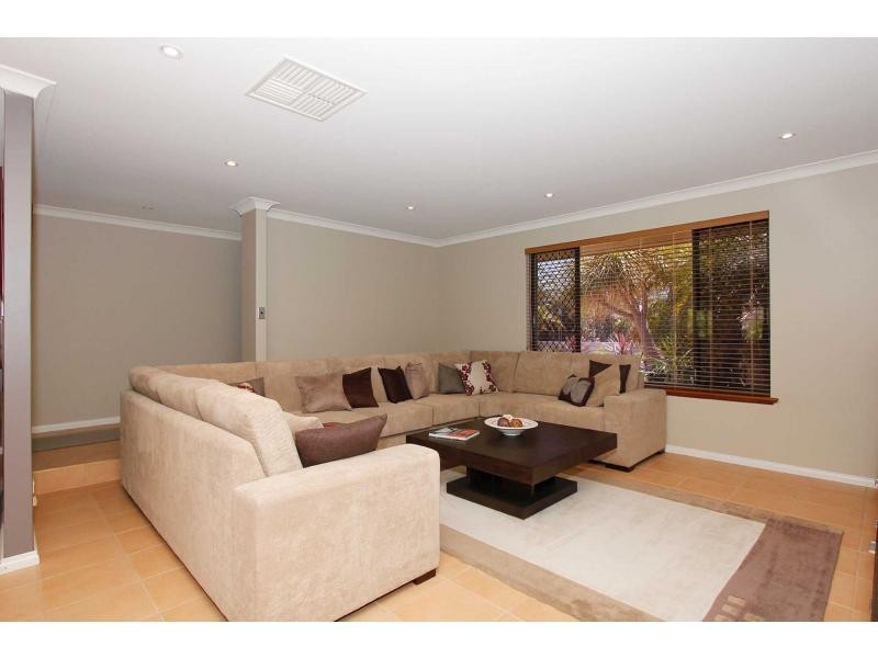 14 Sylvia Way, Eden Hill WA 6054