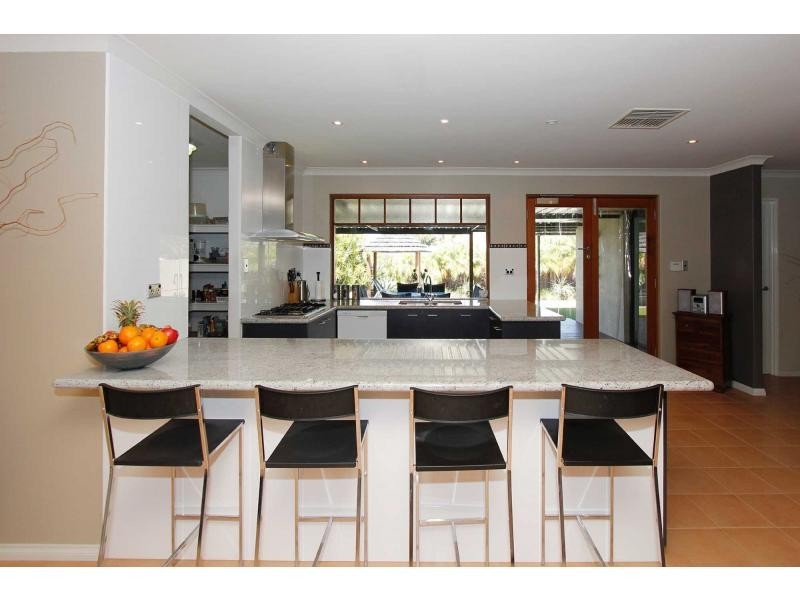 14 Sylvia Way, Eden Hill WA 6054