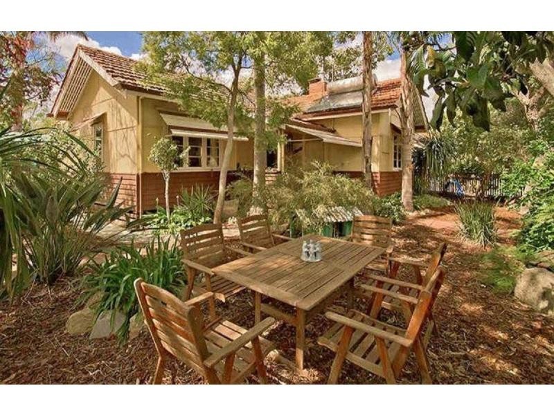 2 Balfour Road, Swan View WA 6056