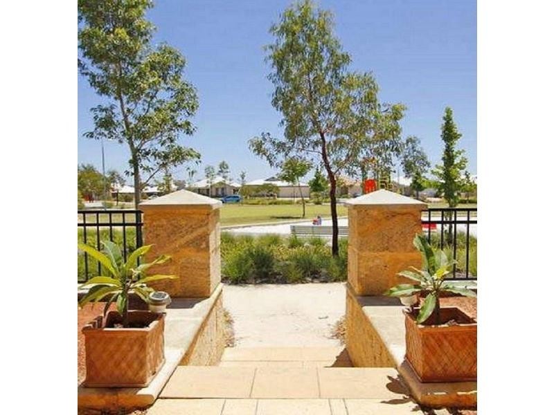 8 Carlo Pass, Ellenbrook WA 6069