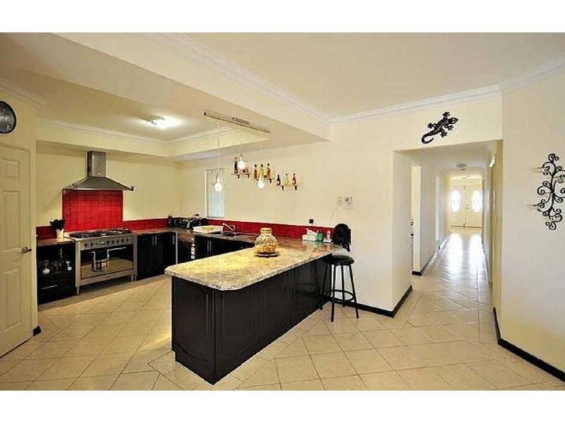 8 Carlo Pass, Ellenbrook WA 6069