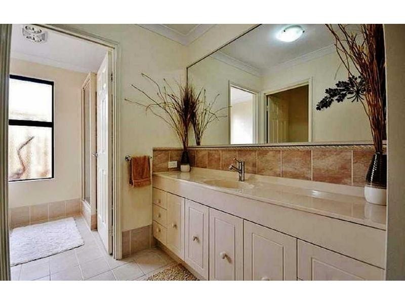 8 Carlo Pass, Ellenbrook WA 6069