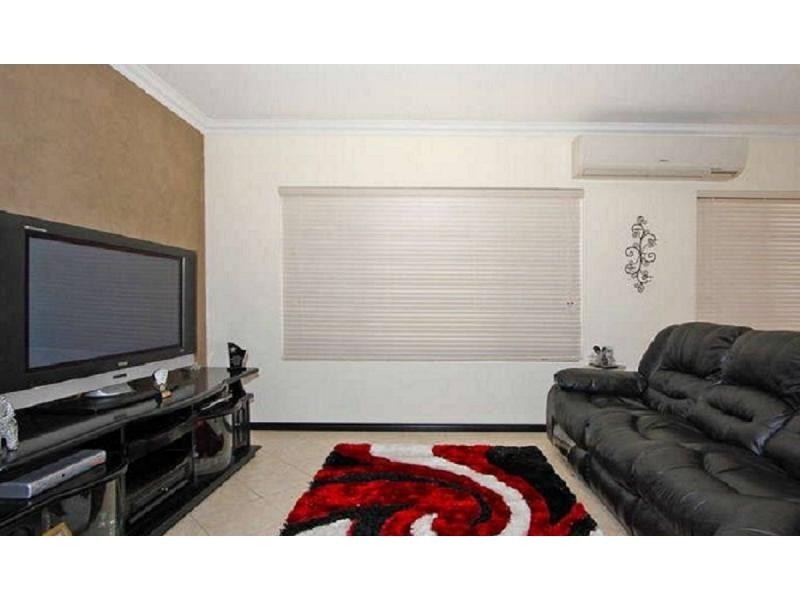 8 Carlo Pass, Ellenbrook WA 6069