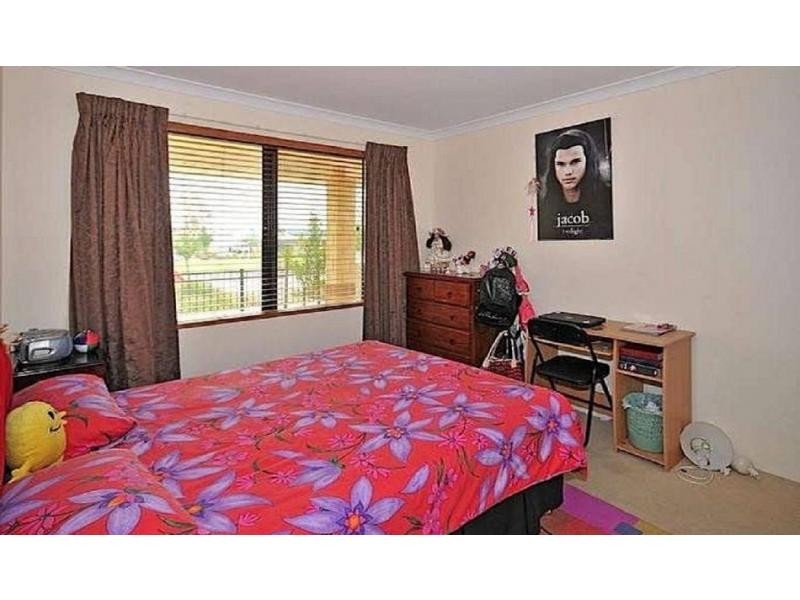 8 Carlo Pass, Ellenbrook WA 6069