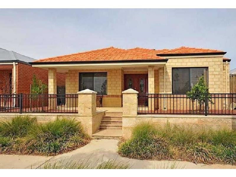 8 Carlo Pass, Ellenbrook WA 6069