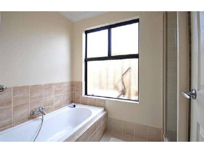 8 Carlo Pass, Ellenbrook WA 6069