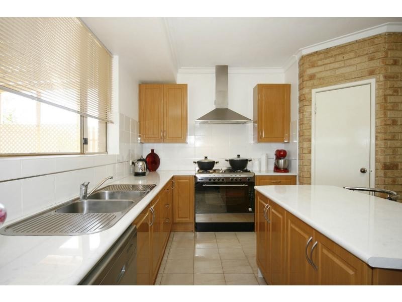 8 Ackmar Way, Swan View WA 6056