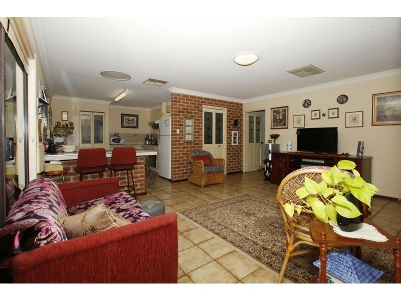 27 Wendlebury Way, Eden Hill WA 6054