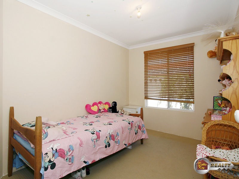 16 Burton Retreat, Stratton WA 6056