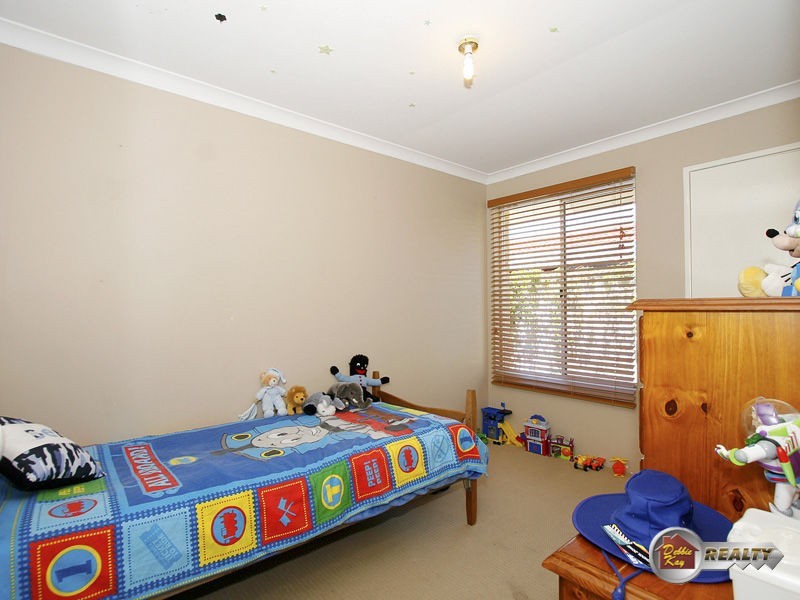 16 Burton Retreat, Stratton WA 6056