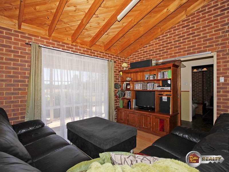 364 Padbury Terrace, Herne Hill WA 6056