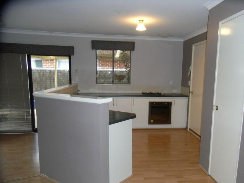 60 Coonawarra Drive, Caversham WA 6055