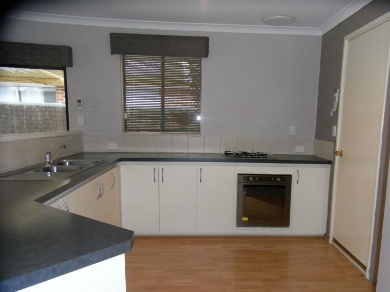 60 Coonawarra Drive, Caversham WA 6055