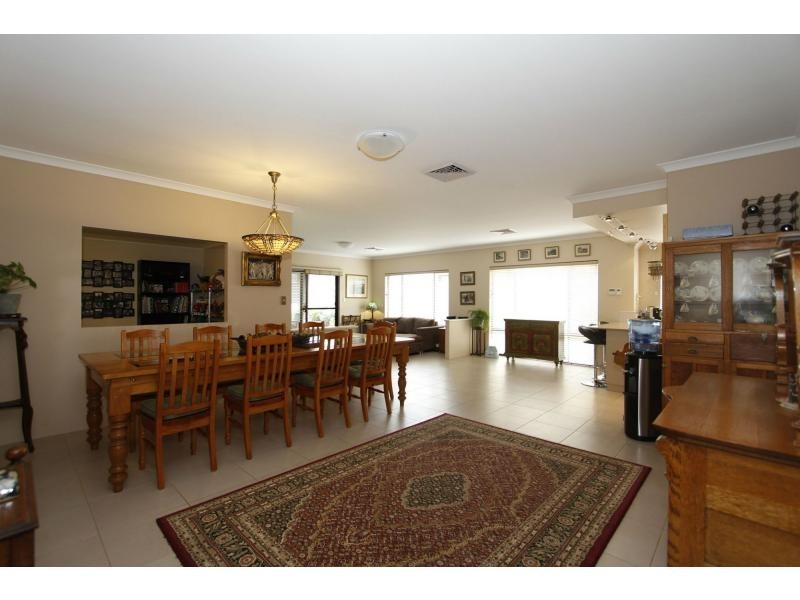 9 Coolidge Gardens, Tapping WA 6065