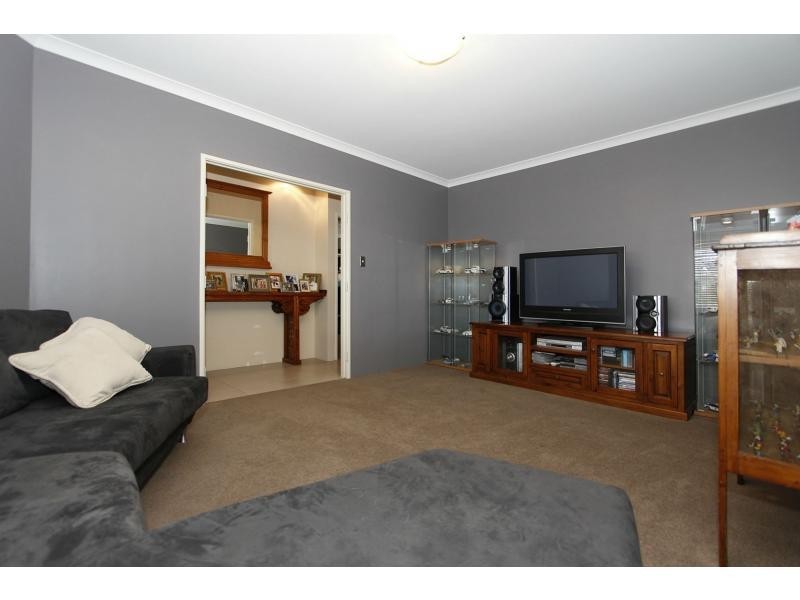 9 Coolidge Gardens, Tapping WA 6065