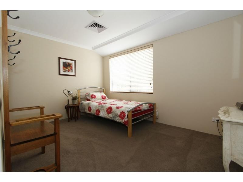 9 Coolidge Gardens, Tapping WA 6065