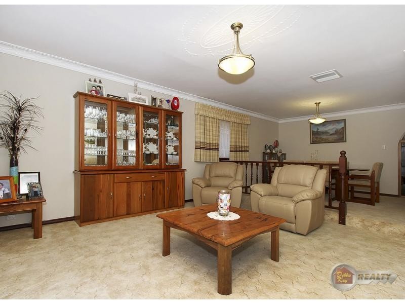 14 Brownfield Drive, Swan View WA 6056