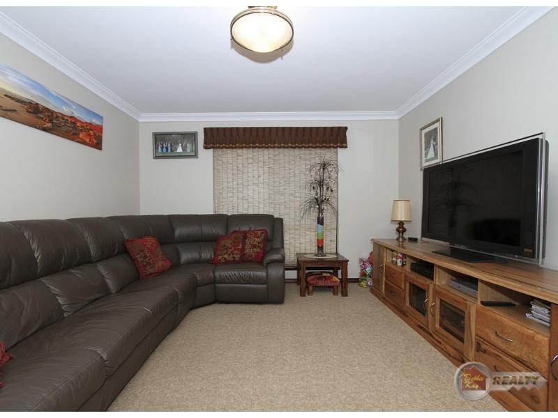 14 Brownfield Drive, Swan View WA 6056