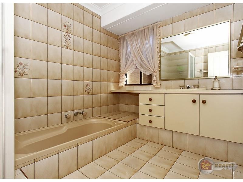 14 Brownfield Drive, Swan View WA 6056