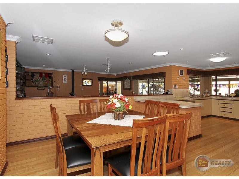 14 Brownfield Drive, Swan View WA 6056