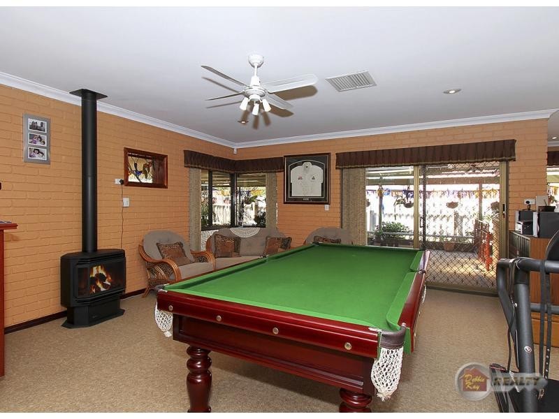 14 Brownfield Drive, Swan View WA 6056