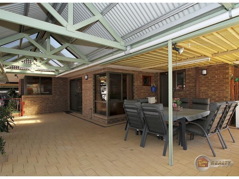 14 Brownfield Drive, Swan View WA 6056