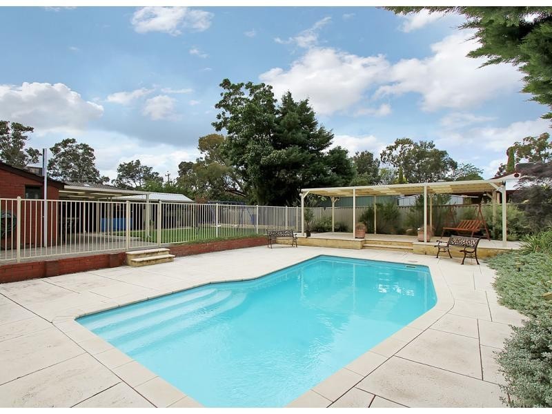 201 Gooseberry Hill Rd, Maida Vale WA 6057