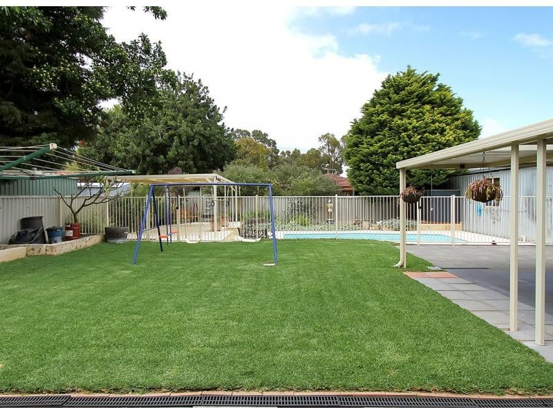 201 Gooseberry Hill Rd, Maida Vale WA 6057