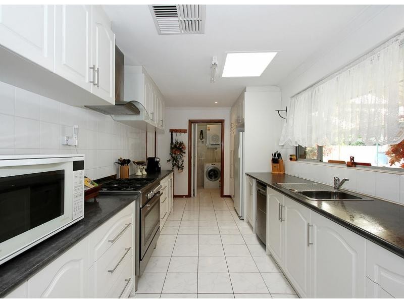 201 Gooseberry Hill Rd, Maida Vale WA 6057