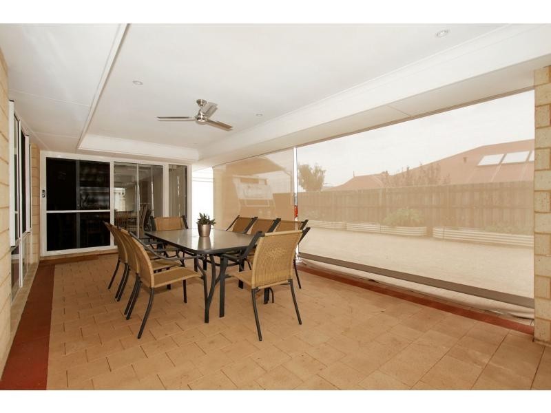 5 Erickson Pass, Ellenbrook WA 6069