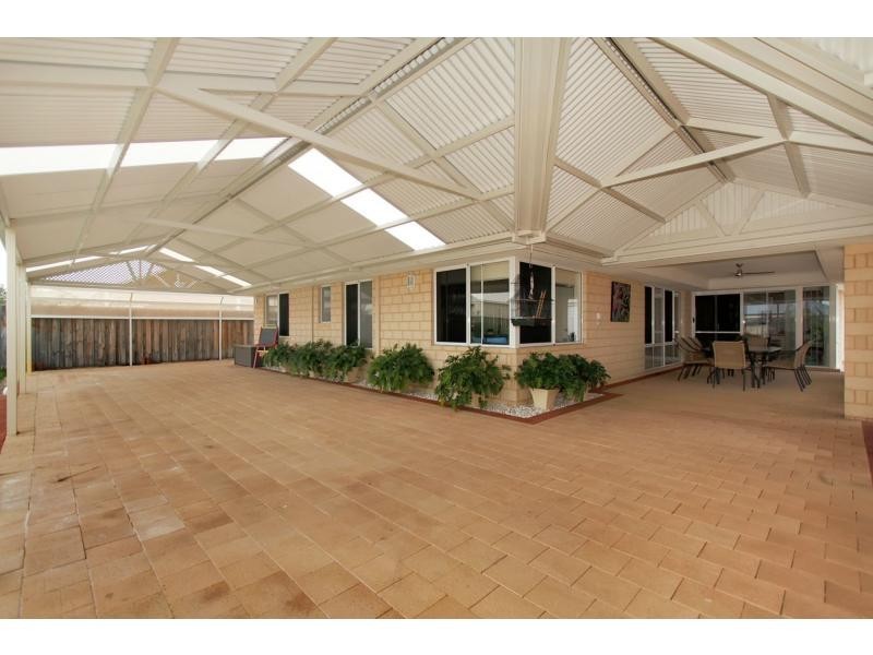 5 Erickson Pass, Ellenbrook WA 6069