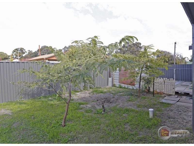 24 Brathwaite Road, Lockridge WA 6054