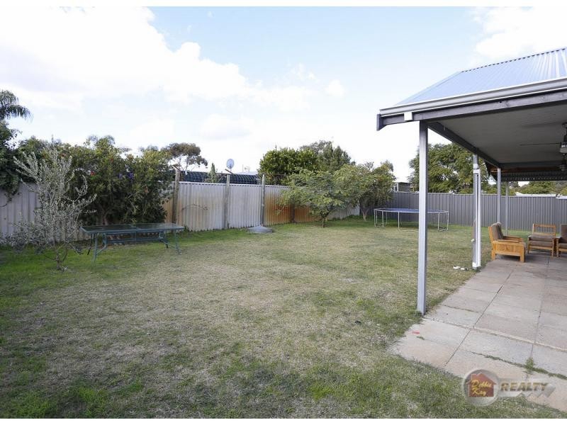 24 Brathwaite Road, Lockridge WA 6054