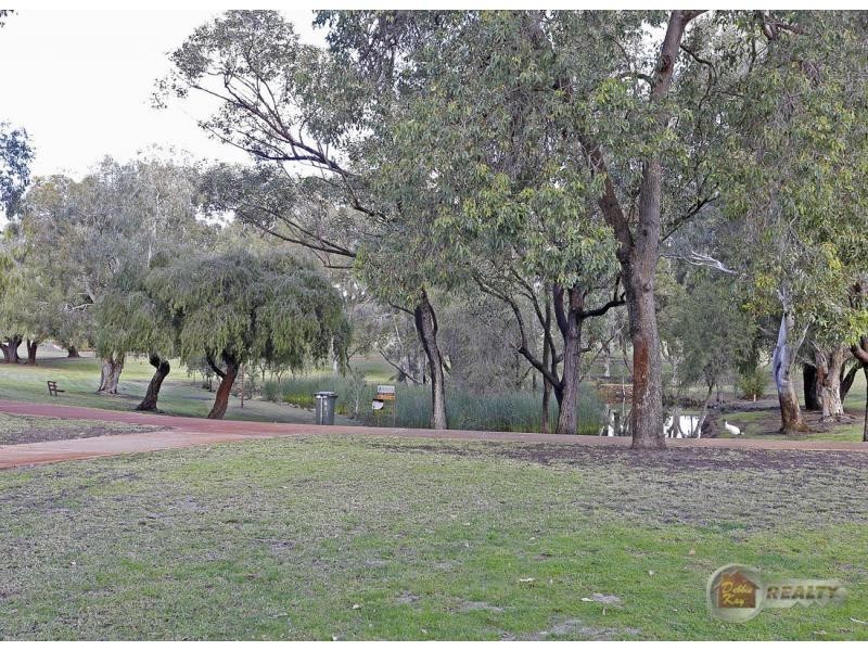 24 Brathwaite Road, Lockridge WA 6054