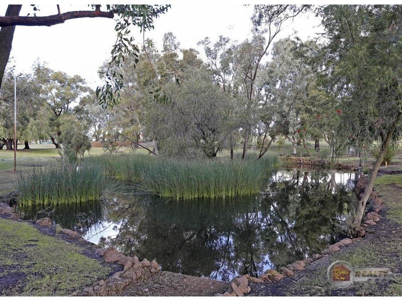 24 Brathwaite Road, Lockridge WA 6054