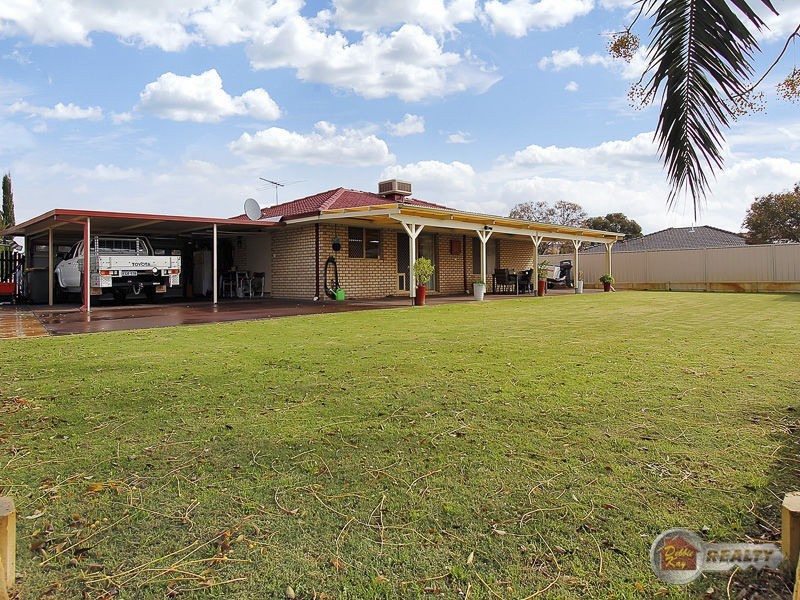 6 St Lawrence Drive, Beechboro WA 6063