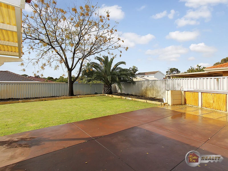 6 St Lawrence Drive, Beechboro WA 6063