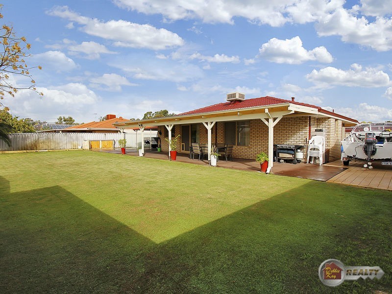 6 St Lawrence Drive, Beechboro WA 6063