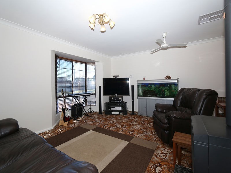 94 Maguire Avenue, Beechboro WA 6063