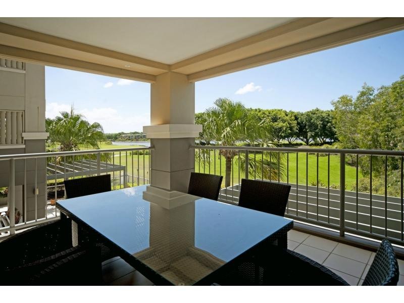 8430 Magnolia Drive East, Hope Island QLD 4212