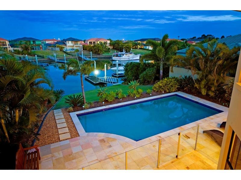 2138 Beaufort Way, Hope Island QLD 4212