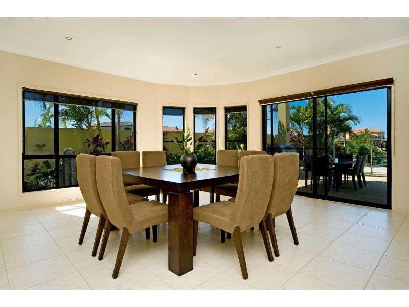 2138 Beaufort Way, Hope Island QLD 4212