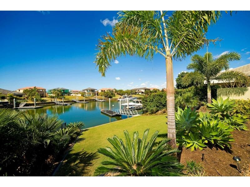 2138 Beaufort Way, Hope Island QLD 4212