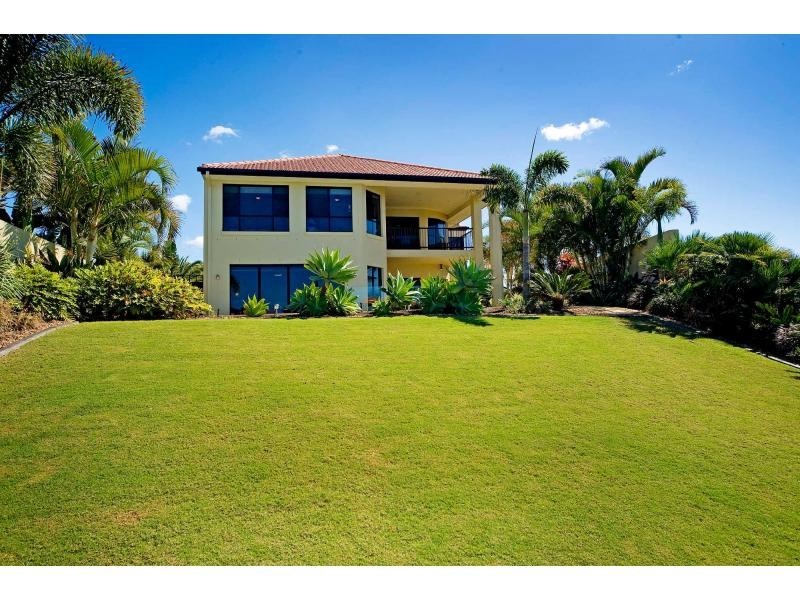 2138 Beaufort Way, Hope Island QLD 4212