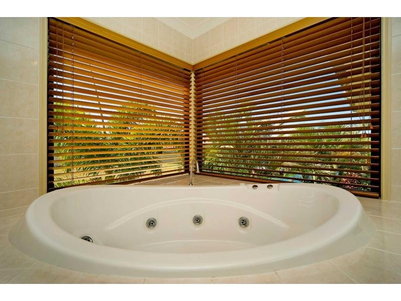 2138 Beaufort Way, Hope Island QLD 4212