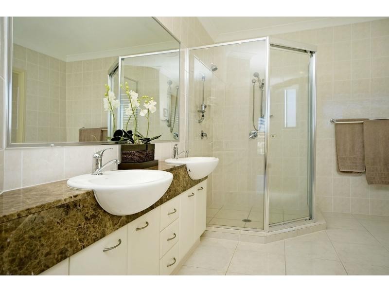2138 Beaufort Way, Hope Island QLD 4212