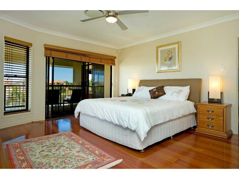 2138 Beaufort Way, Hope Island QLD 4212
