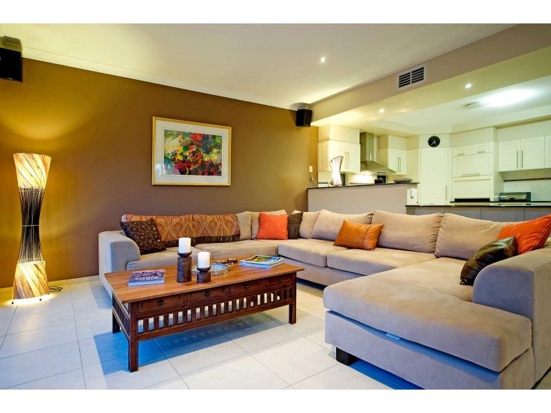 2138 Beaufort Way, Hope Island QLD 4212