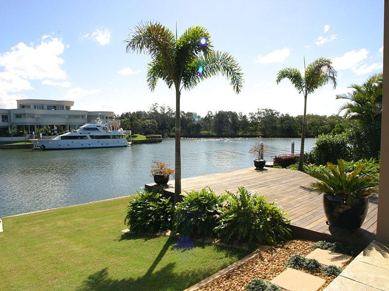 1671 Riverdale Drive, Hope Island QLD 4212